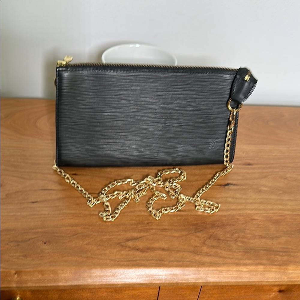 Louie Vuitton Black Epi Pouchette